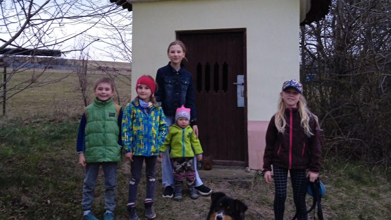 image:Image Rodiny z fulnecké farnosti objevují mariánsky laděná poutní místa. 