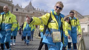 image:Image Dobrovolníci ve Vatikánu