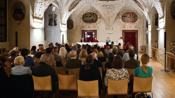 image:Image Debata Tajně svěcení, tajně umlčení.