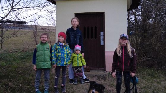 image:Image Rodiny z fulnecké farnosti objevují mariánsky laděná poutní místa. 