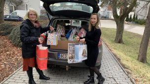 image:Image Zdravotníci dostali dárky od farníků