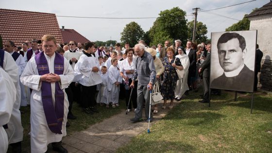 image:Image V rámci beatifikačního procesu P. Josefa Toufara byly v roce 2015 jeho ostatky uloženy do hrobky v číhošťském kostele.