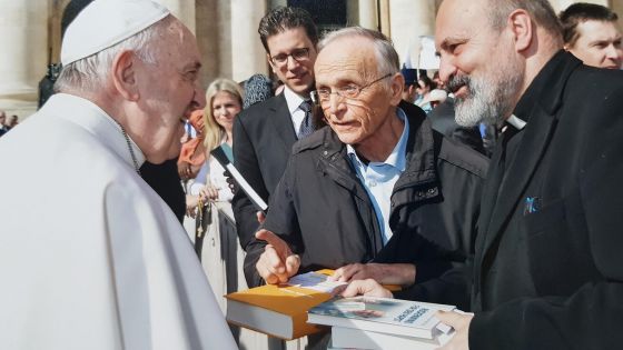 image:Image Tomáš Halík spolu s rakouským teologem Paulem Zulehnerem (uprostřed) při setkání s papežem Františkem v únoru 2019.