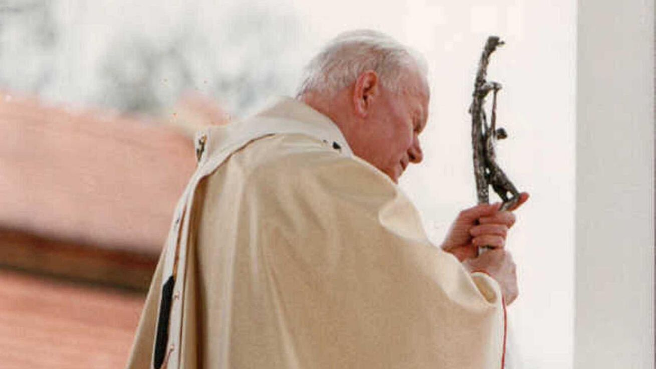 image:Image Jan Pavel II. v roce 1990 na Velehradě.