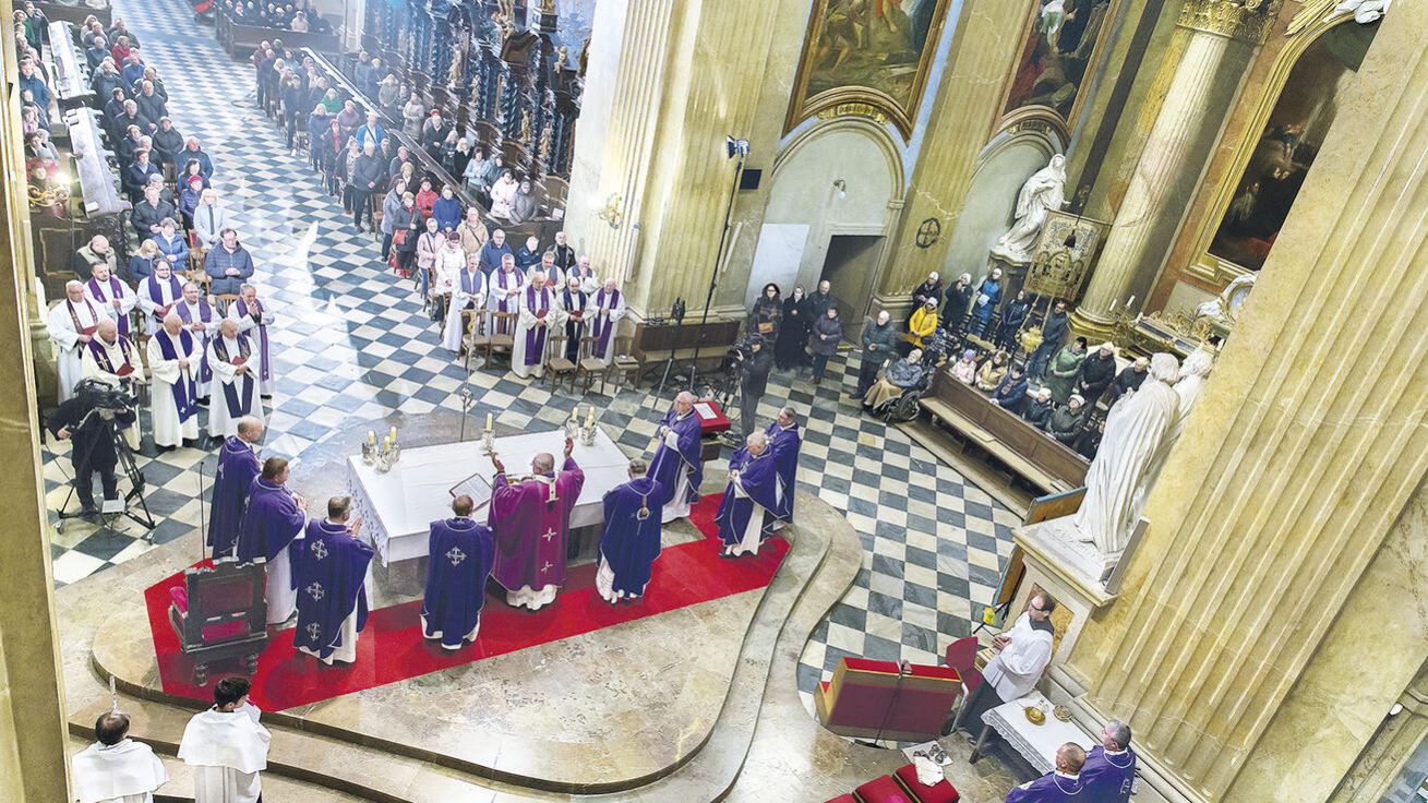 Velehradská bazilika si minulý čtvrtek připomněla pouť z roku 1985. image:Image Velehradská bazilika si minulý čtvrtek připomněla pouť z roku 1985.