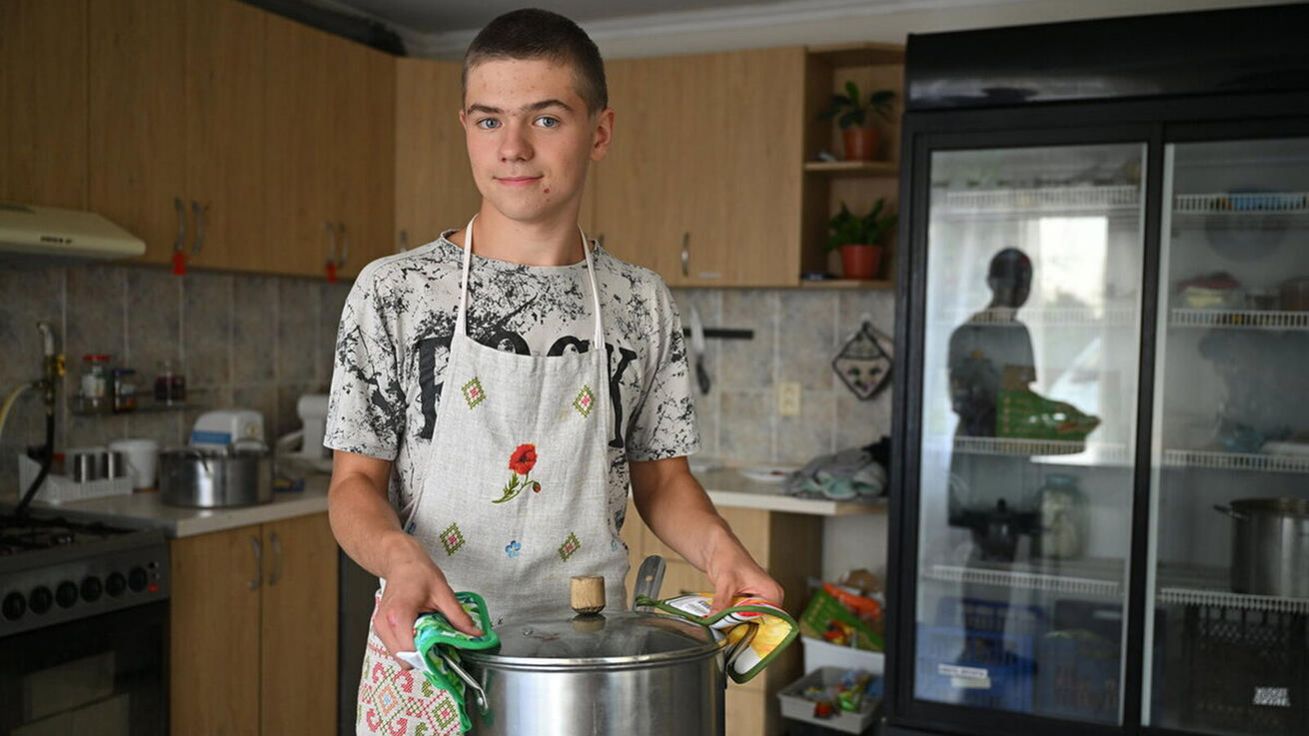 image:Image Ivanova záliba ve vaření ho vede k jeho snu: otevřít si vlastní pizzerii.