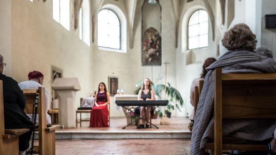 image:Image Říkají si: Kdyby Bůh existoval, viděl bych