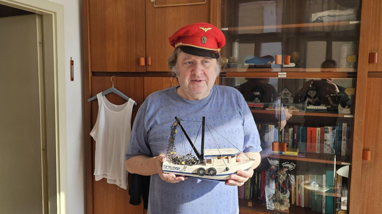 image:Image Ekvádor a vlaky, to jsou vášně P. Makovce.