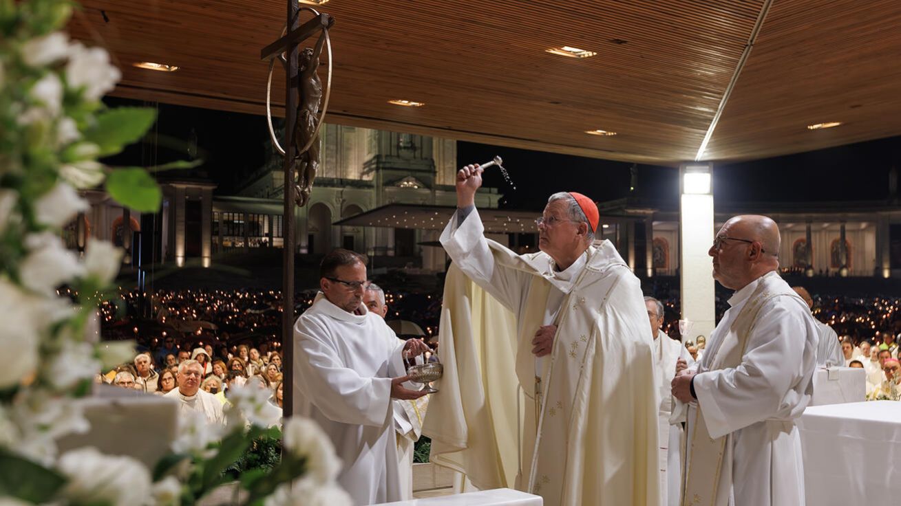Fatimská svatyně dostala k Jubileu naděje nový krucifix od portugalského sochaře Rogéria Timótea. image:Image Fatimská svatyně dostala k Jubileu naděje nový krucifix od portugalského sochaře Rogéria Timótea.
