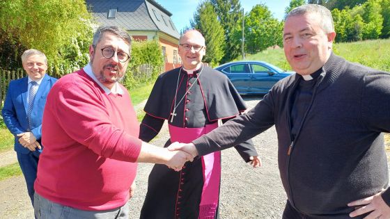 image:Image Jáhen Michal Olekšák (vlevo), biskup Stanislav Přibyl a P. Roman Czudek. Biskup se připojil k pouti neplánovaně a náhodou.