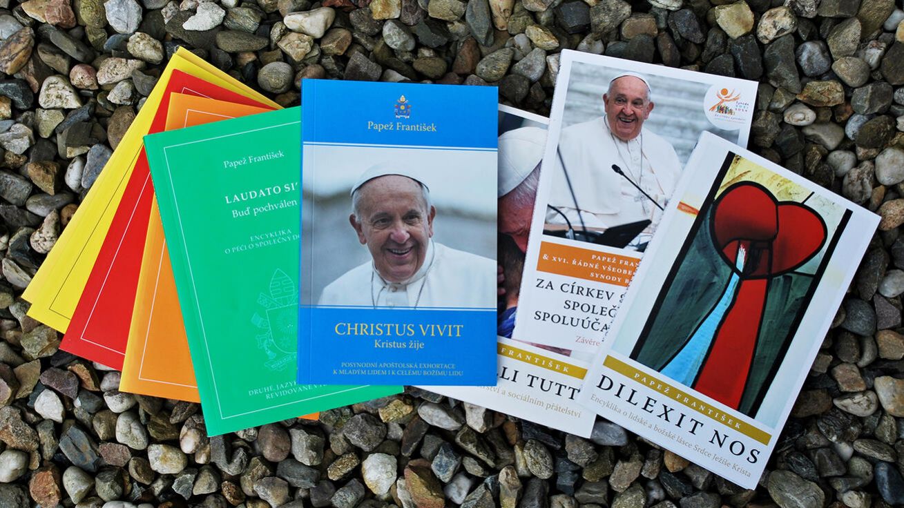 image:Image Papežské encykliky jsou pozvánkou k životu víry, která se dotýká reálných problémů dneška.