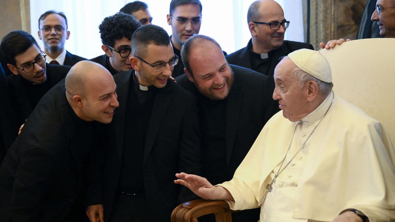 image:Image Humor, upřímnost a pokora – tři léky proti klerikalismu v podání papeže Františka.