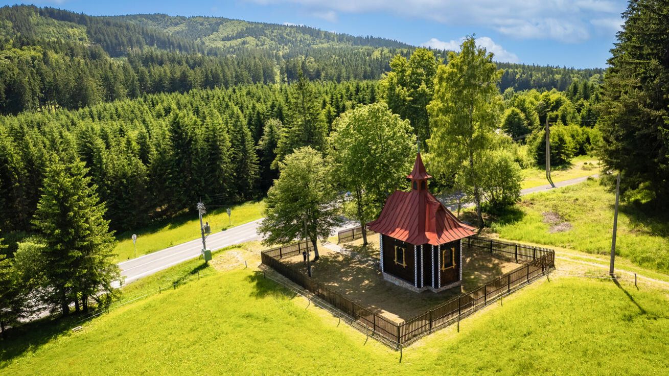 image:Image Mozaika nad pramenem na Horní Čeladné.