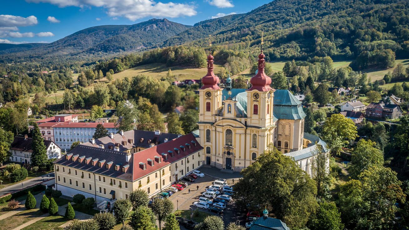image:Image Kostel Navštívení Panny Marie v Hejnicích je největší sakrální stavba v Libereckém kraji.