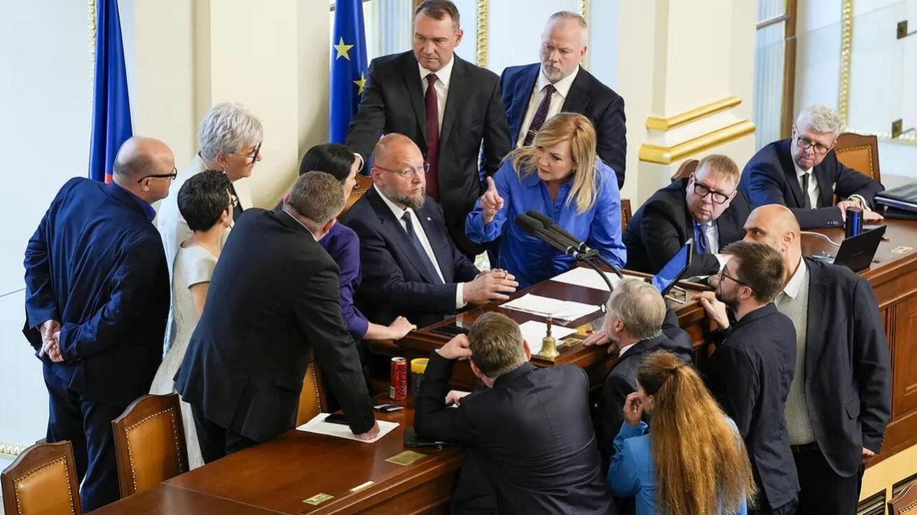 image:Image Jednání Poslanecké sněmovny 5. června.