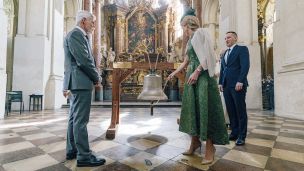 Nový zvon ulitý z ruských zbraní image:Image Nový zvon ulitý z ruských zbraní