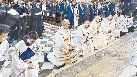 image:Image Deset let na cestě za smířením