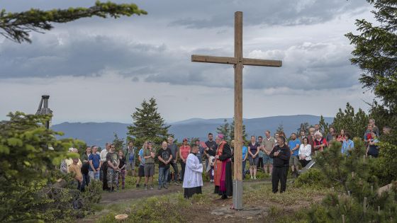 image:Image Střecha Jeseníků ožívá poutěmi