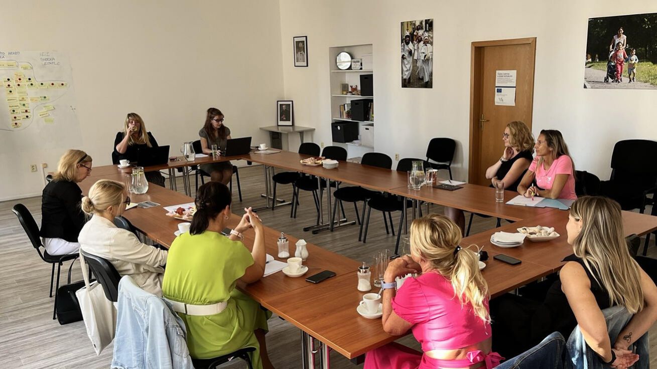 image:Image Charita se stará nejen o ukrajinské uprchlíky a cizincům nabízí např. jazykové kurzy.