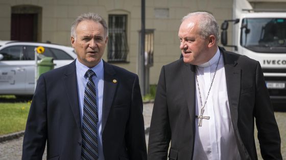 image:Image Václav Keprt s olomouckým arcibiskupem Josefem Nuzíkem.