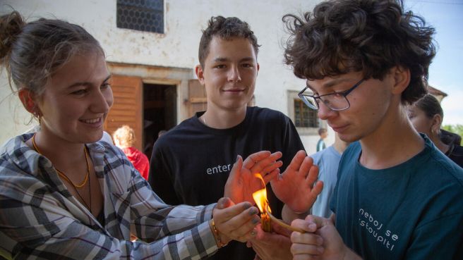 image:Image Vydat se na tábor i za Bohem