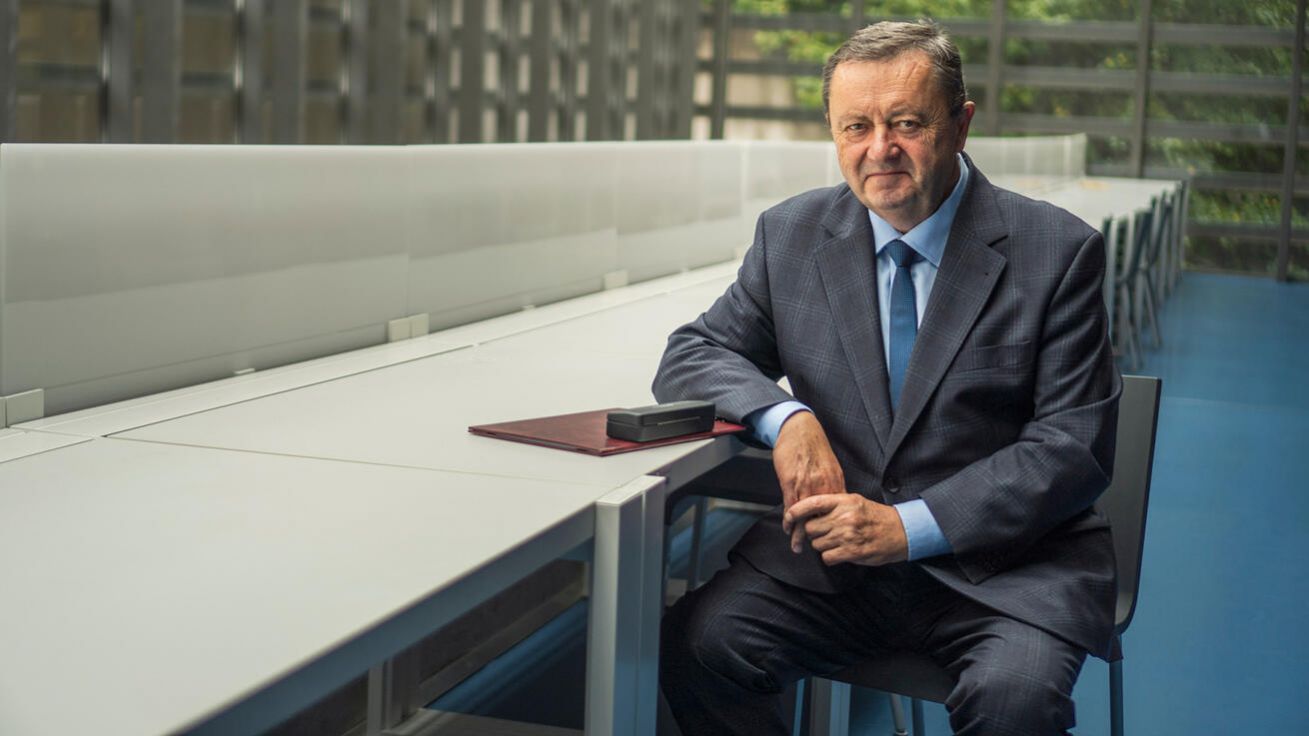 image:Image Kudy vede cesta k naději? Pečovat o vzájemné vztahy ve společnosti – míní rektor Jaroslav Demko.