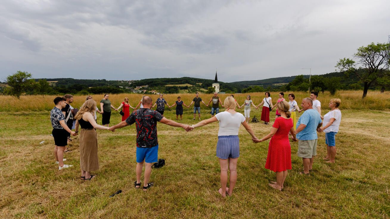 image:Image „Nezapomeňte slavit – společné slavení, i když jeho součástí není vždy mše svatá, může být hluboké, opravdové a povzbuzující,“ doporučuje generální vikář plzeňské diecéze.