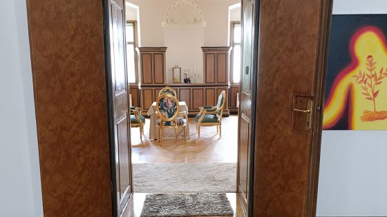 image:Image Vstupte do Královského salonku.
