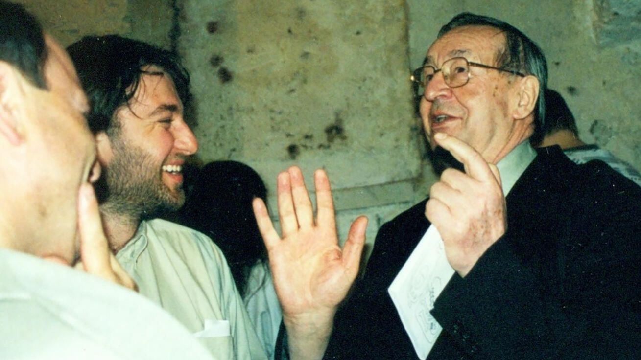 image:Image „V jeho blízkosti roztávaly vnitřní závěje a smutky,“ říká o Mons. Karlu Vránovi (vpravo) spisovatel Miloš Doležal (vlevo).