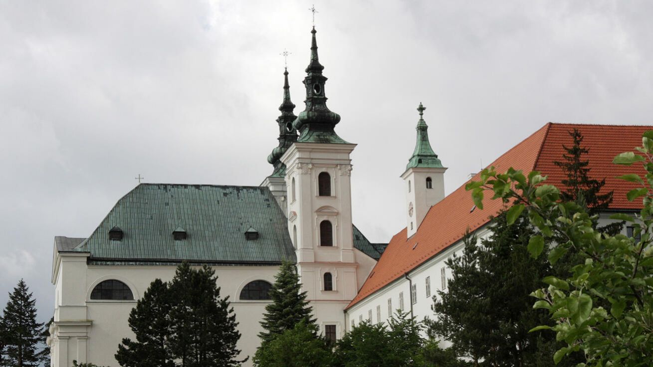 image:Image Do kostela Narození Panny Marie ve Vranově u Brna putují věřící dlouhá staletí.