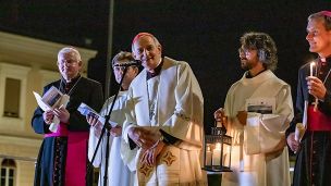 image:Image Volání po míru od železné opony