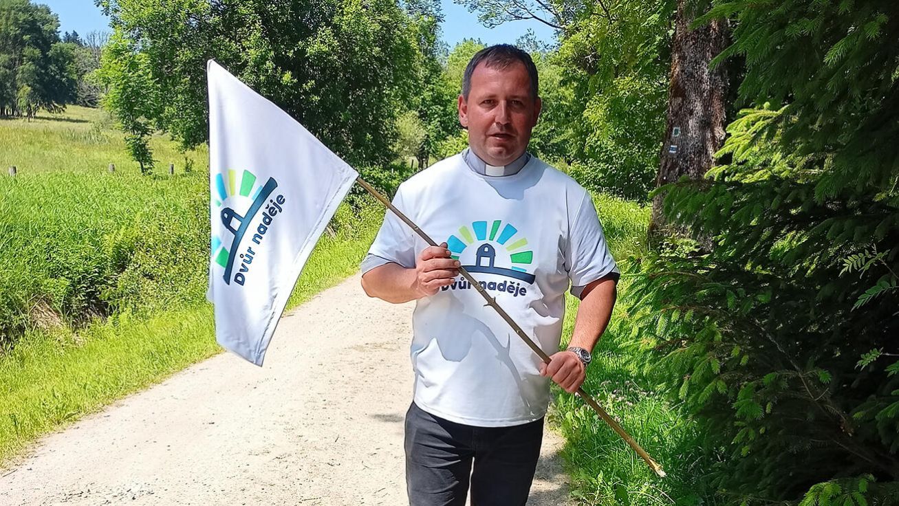 image:Image P. Jan Mikeš na pouti do Compostely.
