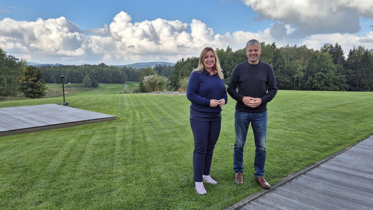 image:Image Jana Šedivá a Antonín Randa představují novou službu pro kněze.