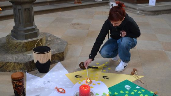 image:Image „Při liturgických slavnostech a svátostech neustále čerpáme sílu Ducha Svatého, povzbuzuje papež.
