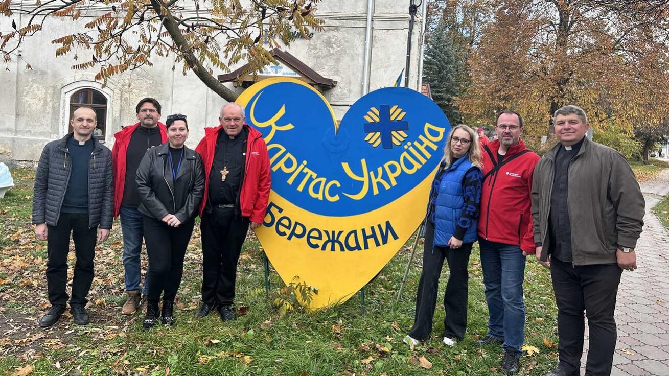 image:Image V Berežanech u místní Charity.