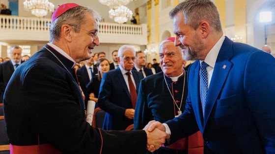 image:Image Bratislavský arcibiskup Stanislav Zvolenský společně s prezidentem Petrem Pellegrinim na jedinečném ekumenickém setkání.