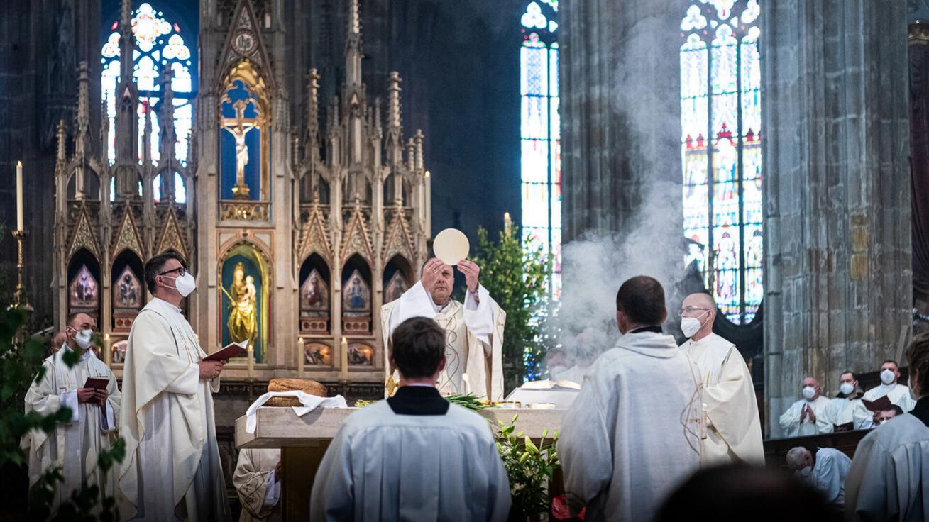 image:Image Podstata liturgie zůstává stejná, její podoba se ale neustále vyvíjí.