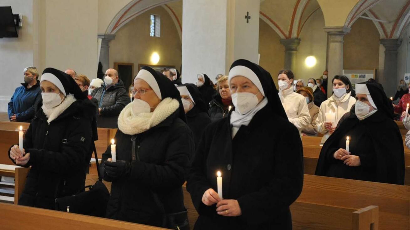 image:Image Řeholníci a řeholnice se sešli ve středu v Českých Budějovicích s biskupy.