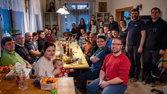 image:Image Vánoční setkání fotografů ostravsko-opavské diecéze a jejich rodin. Pozvání přijal také biskup Martin David, kolegové z biskupství i kolegové ČaV z jiných diecézí.