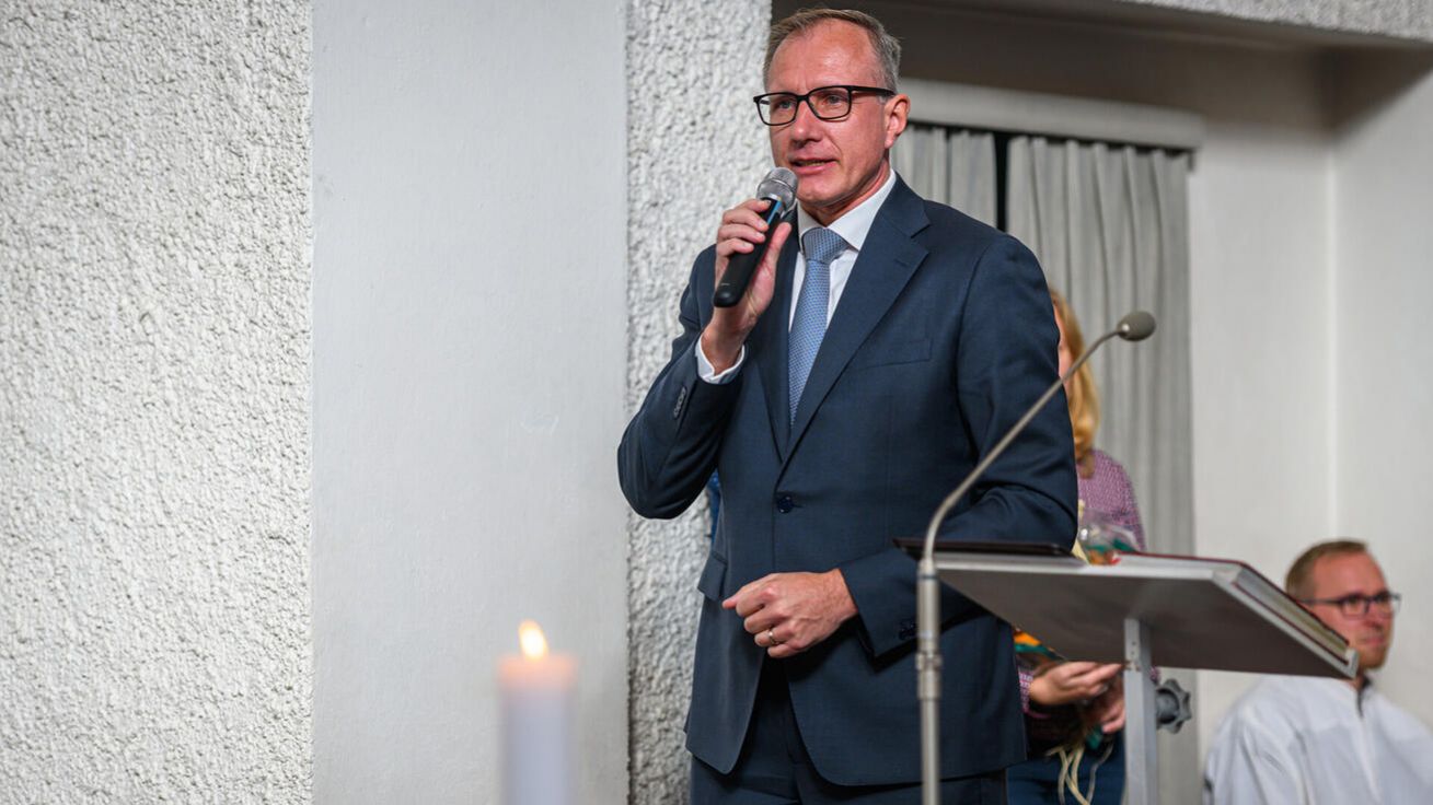 image:Image Vojtěch Kos na lhoteckém posvícení.