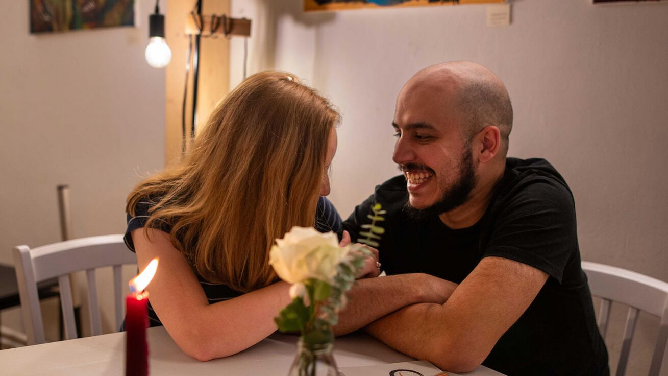 image:Image Večer, kdy mají páry dostatek času jeden pro druhého.