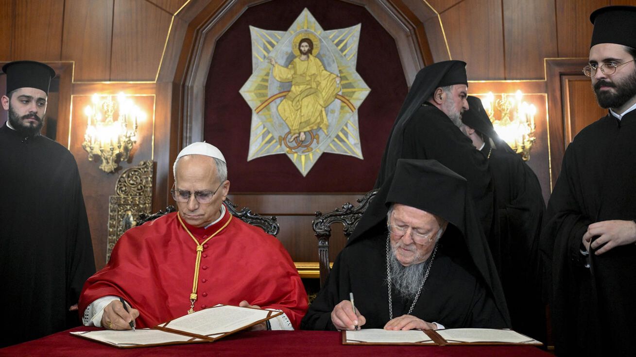 image:Image Papež Lev XIV. a ekumenický konstantinopolský patriarcha Bartoloměj I. podepsali minulou sobotu v Istanbulu společné prohlášení o jednotě.