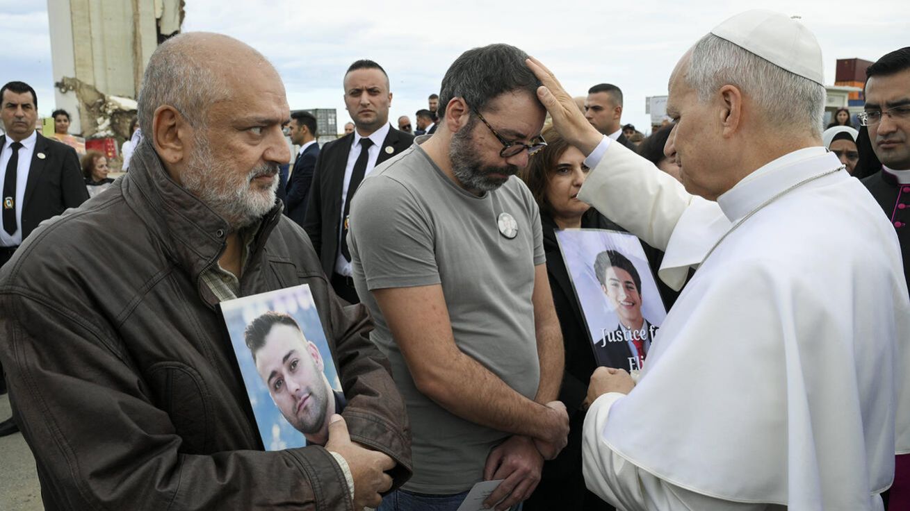 image:Image Papež se modlil za oběti výbuchu a jejich blízké .