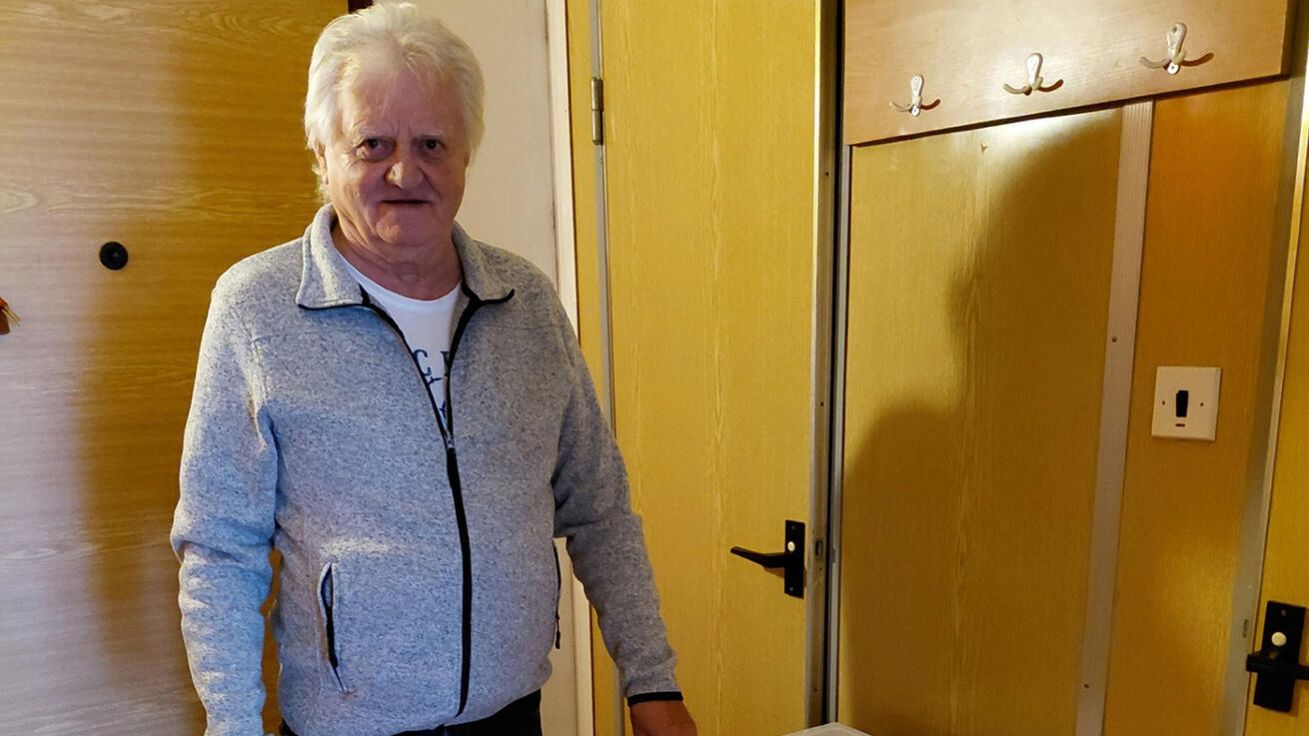 image:Image Díky třem králům pere František doma.