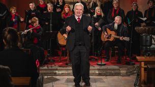 image:Image V kostele se ještě společně zpívá