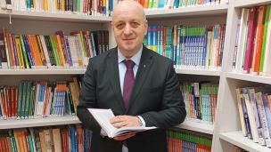 image:Image Kněz z Dubí se stane rektorem vysoké školy