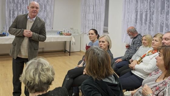image:Image Po přednášce P. Jana Larische v Petrovicích u Karviné se debatovalo a vzpomínalo i na další umučené kněze.