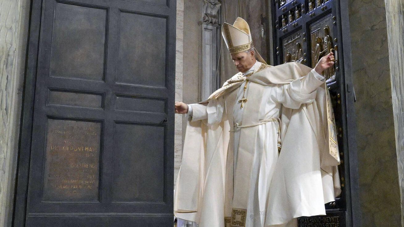 image:Image Papež Lev XIV. uzavřel 6. ledna svatou bránu v bazilice sv. Petra