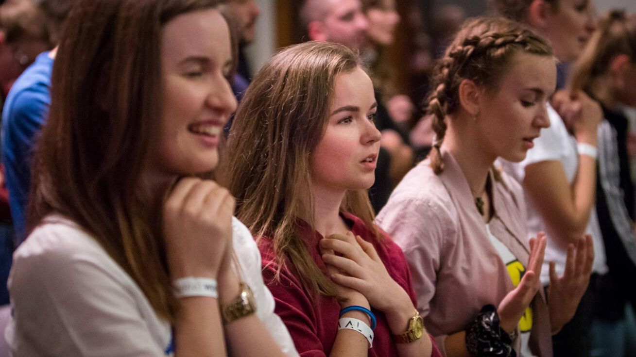 image:Image Modlitba utváří můj vztah k Bohu. Podpora společenství ji může usnadnit.