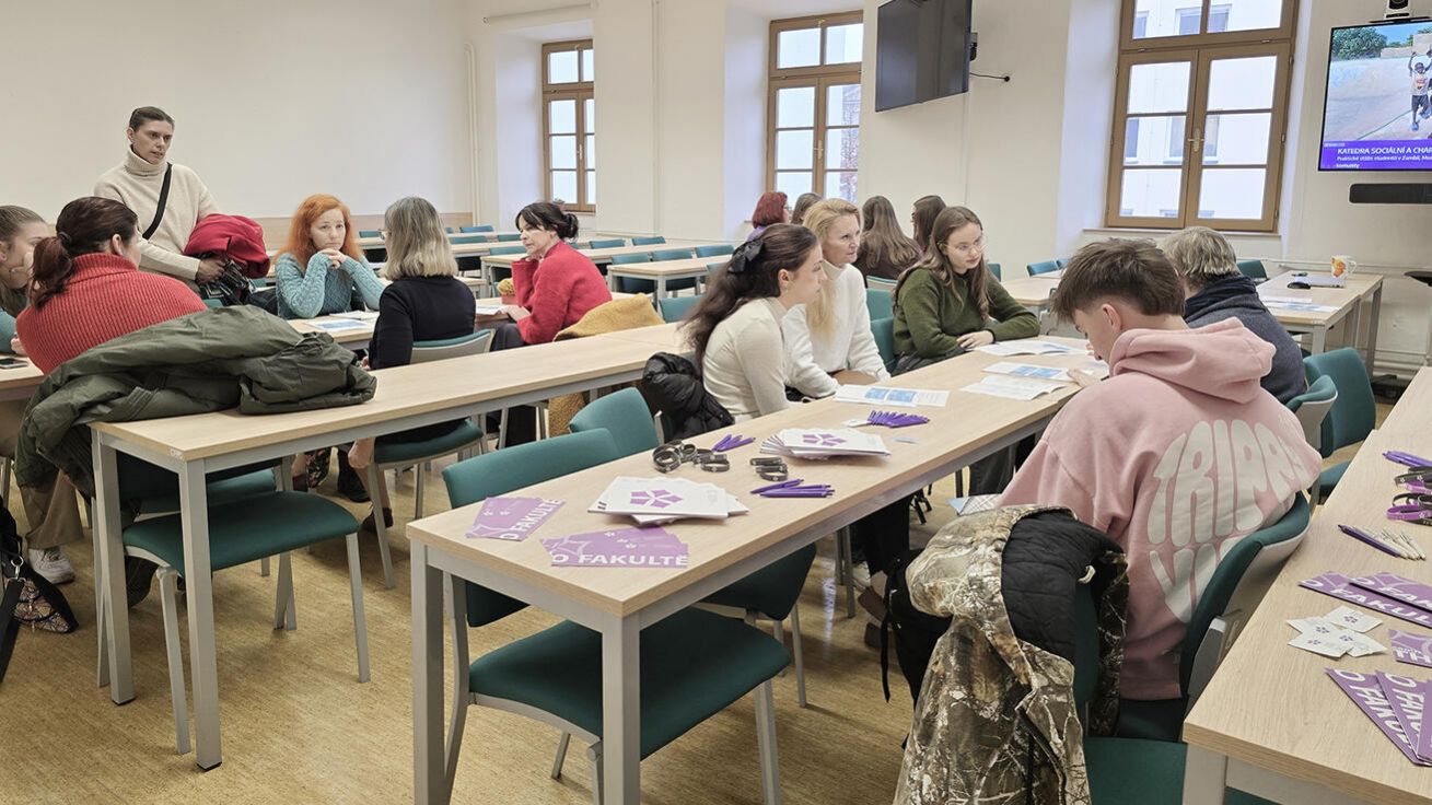image:Image Zájemci o studium na teologické fakultě.